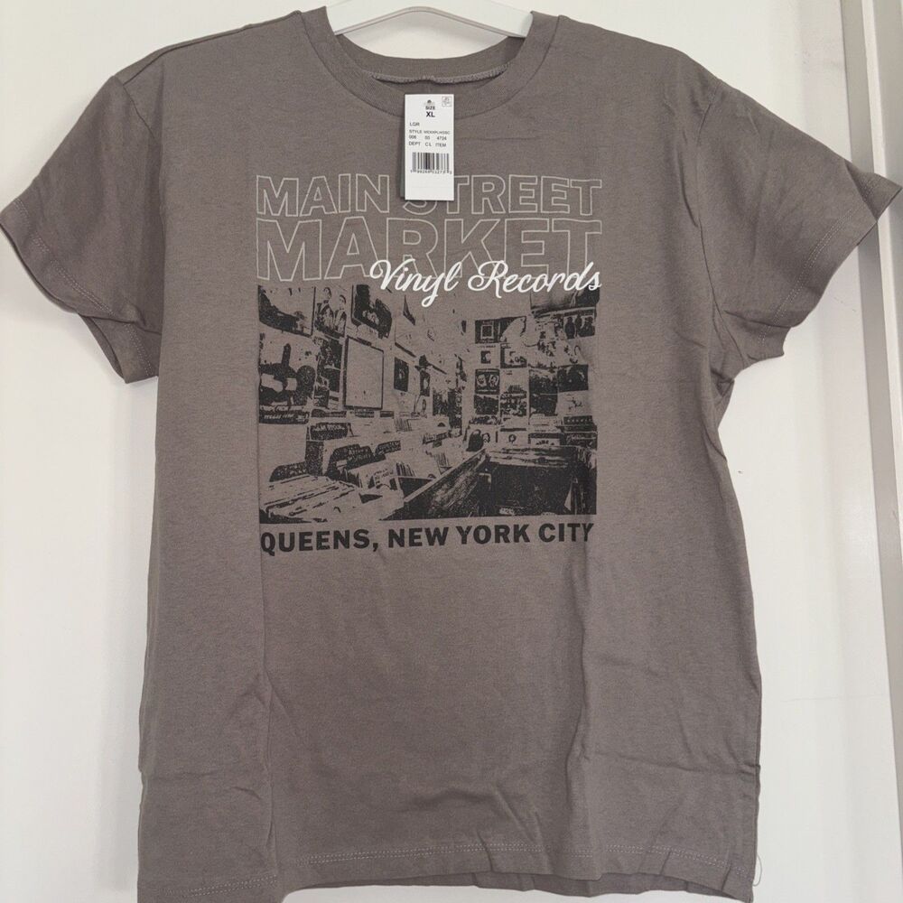 Main Street Market Vinyl Records Queens NYC Graphic Women’s Tee Taupe XL